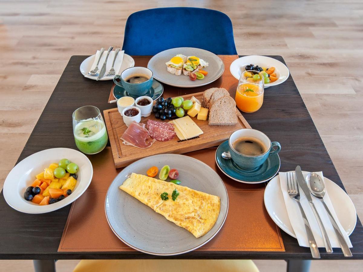 Glow Boutique Suites & Guesthouse ヘルマナス エクステリア 写真