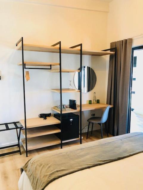 Glow Boutique Suites & Guesthouse ヘルマナス エクステリア 写真